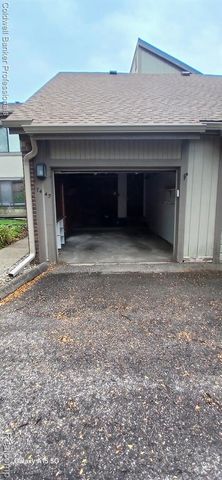 7445 Radcliff Court, West Bloomfield, MI 48322