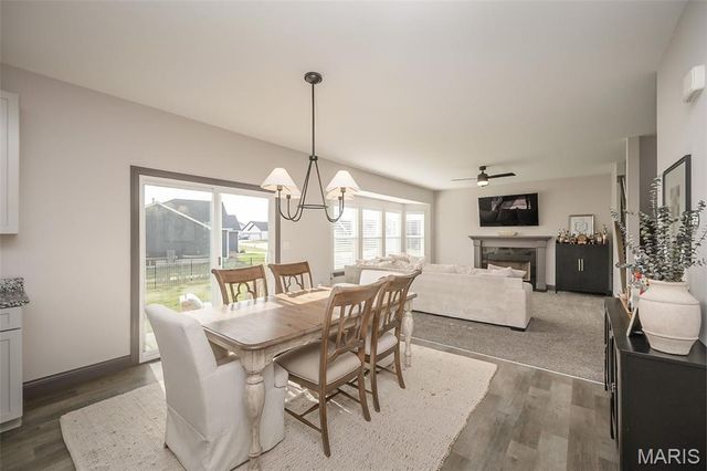 100 Edgewater Court, Moscow Mills, MO 63362