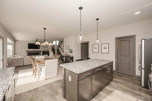 100 Edgewater Court, Moscow Mills, MO 63362