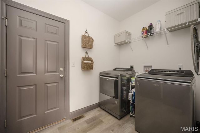 100 Edgewater Court, Moscow Mills, MO 63362