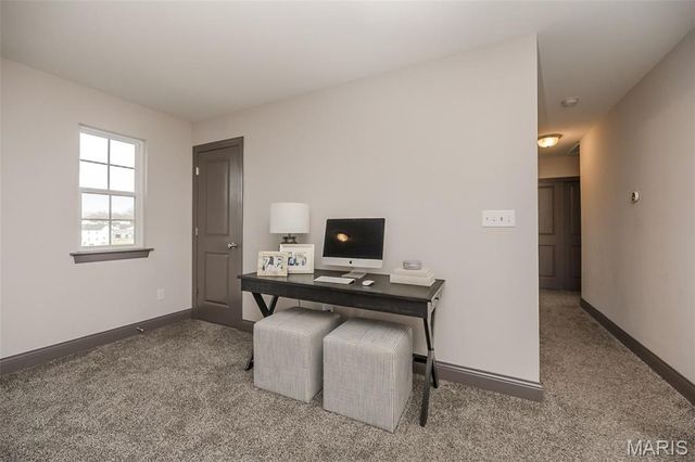 100 Edgewater Court, Moscow Mills, MO 63362