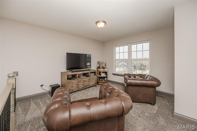 100 Edgewater Court, Moscow Mills, MO 63362