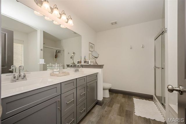 100 Edgewater Court, Moscow Mills, MO 63362