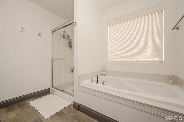 100 Edgewater Court, Moscow Mills, MO 63362