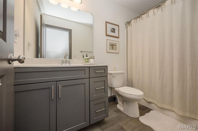 100 Edgewater Court, Moscow Mills, MO 63362