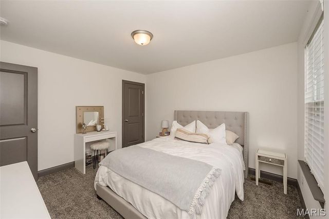 100 Edgewater Court, Moscow Mills, MO 63362