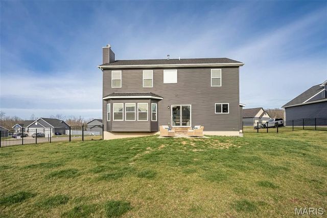 100 Edgewater Court, Moscow Mills, MO 63362