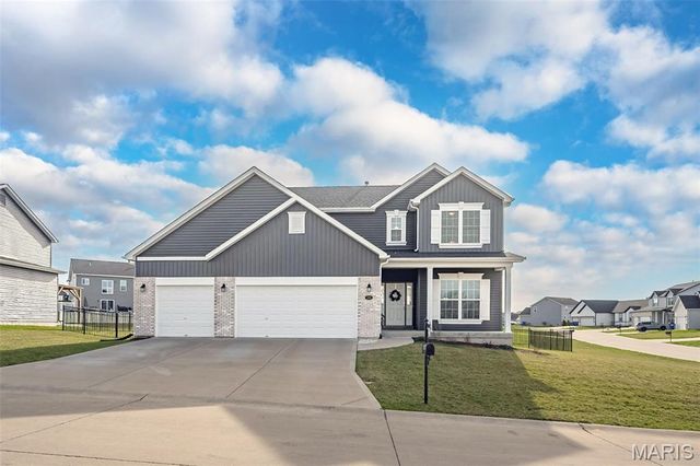 100 Edgewater Court, Moscow Mills, MO 63362