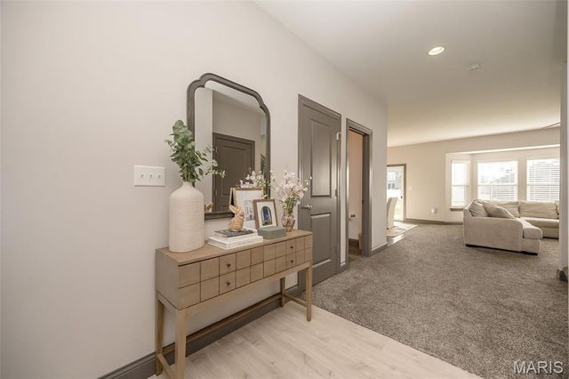 100 Edgewater Court, Moscow Mills, MO 63362