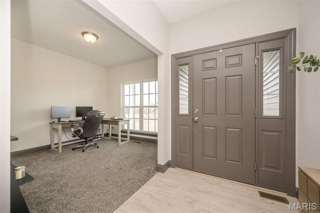 100 Edgewater Court, Moscow Mills, MO 63362