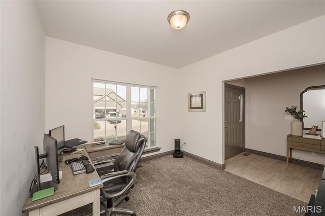 100 Edgewater Court, Moscow Mills, MO 63362