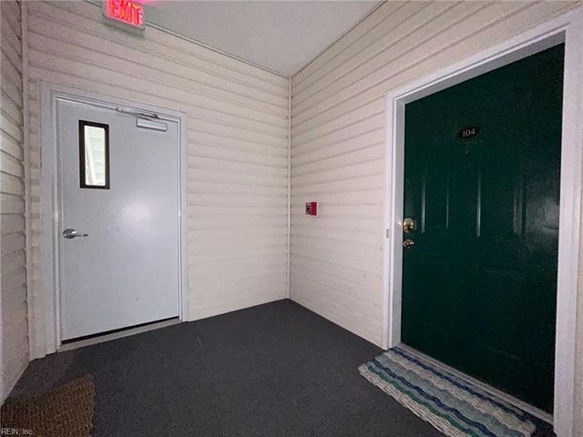 2904 Brighton Beach Pl Apt 104, Virginia Beach, VA 23451