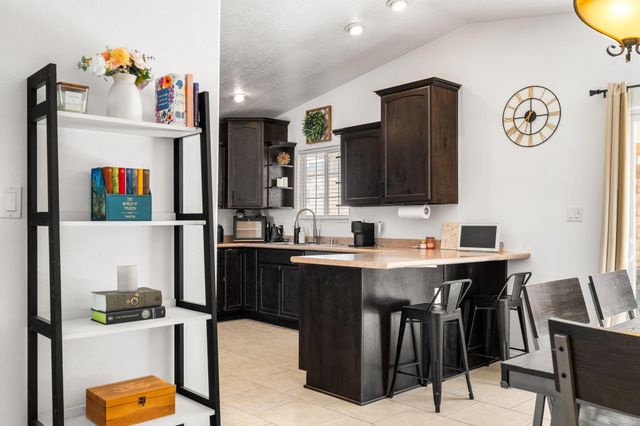731 Amethyst Drive NE, Rio Rancho, NM 87124