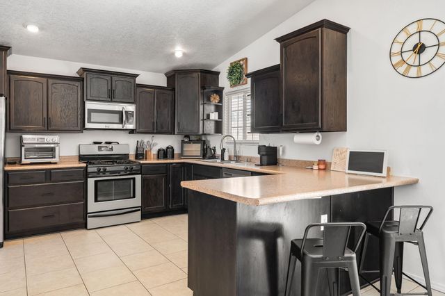 731 Amethyst Drive NE, Rio Rancho, NM 87124