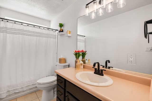 731 Amethyst Drive NE, Rio Rancho, NM 87124
