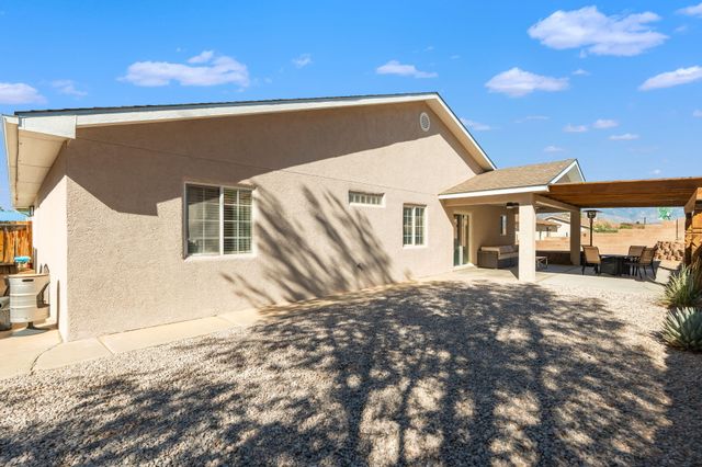 731 Amethyst Drive NE, Rio Rancho, NM 87124
