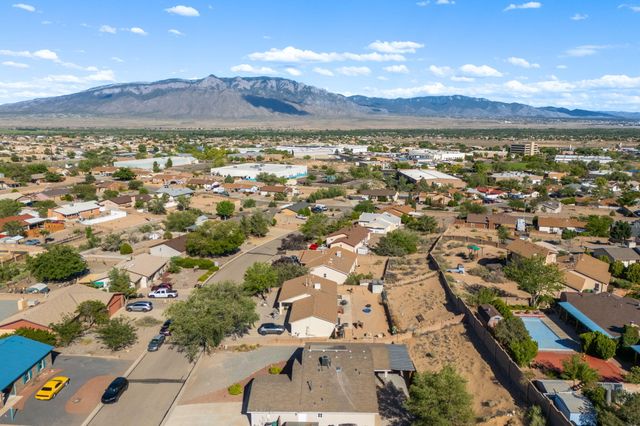 731 Amethyst Drive NE, Rio Rancho, NM 87124