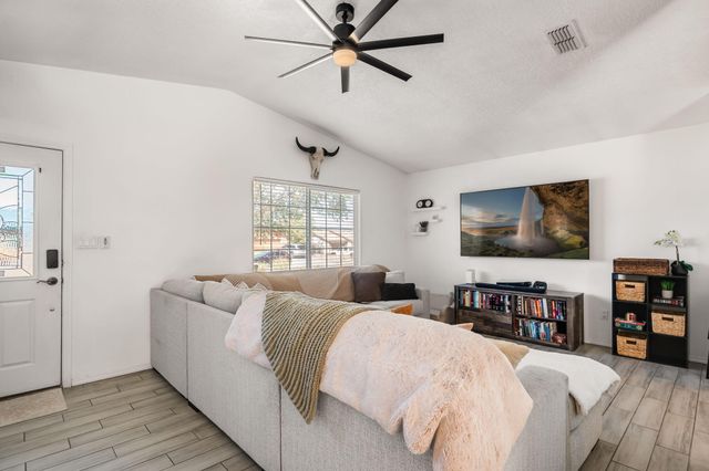 731 Amethyst Drive NE, Rio Rancho, NM 87124