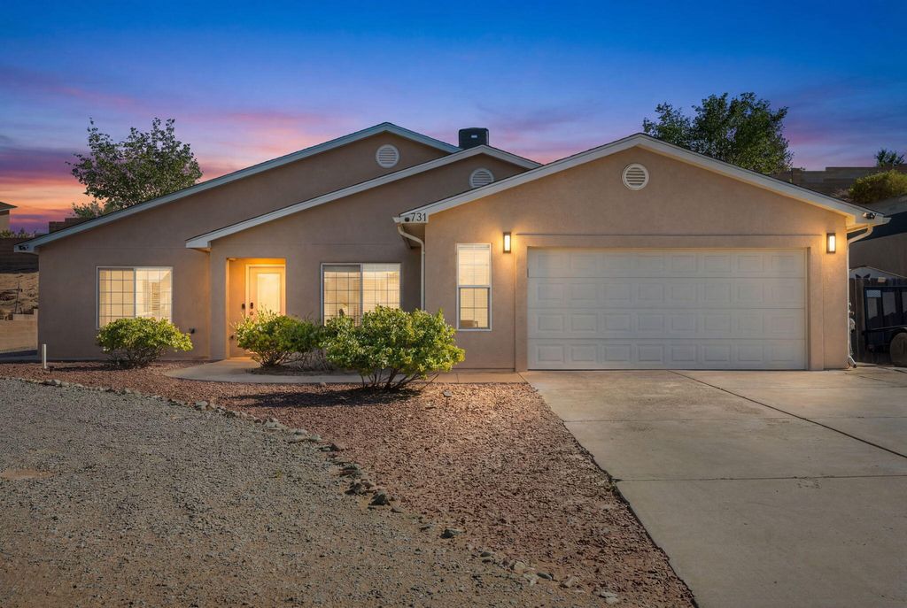 731 Amethyst Drive NE, Rio Rancho, NM 87124