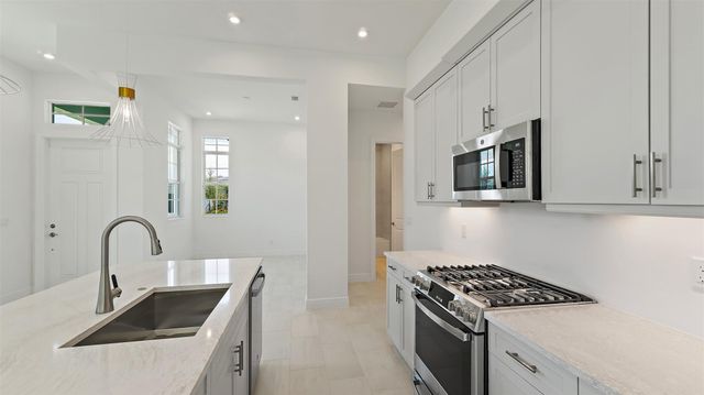 204 SE VIA SANGRO, Port St Lucie, FL 34952