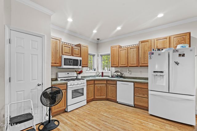 31 Kimberly Lane, Queensbury, NY 12804