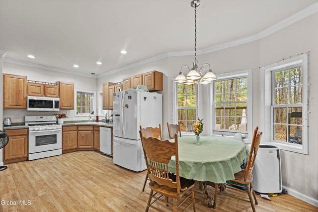 31 Kimberly Lane, Queensbury, NY 12804
