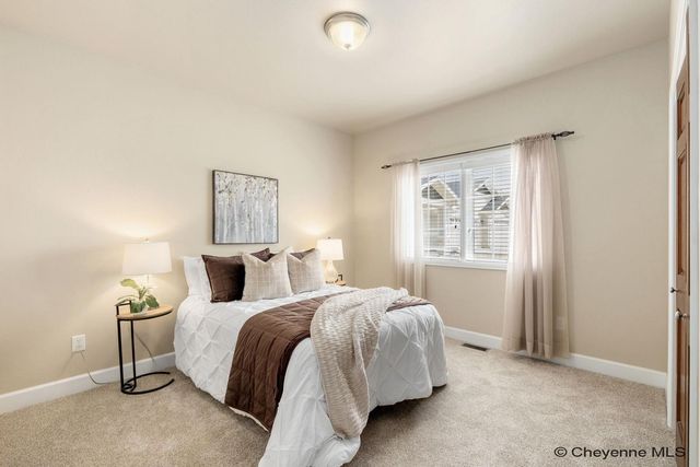 6904 POINTE PINNACLE, Cheyenne, WY 82009