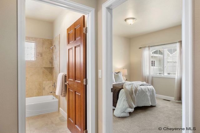 6904 POINTE PINNACLE, Cheyenne, WY 82009