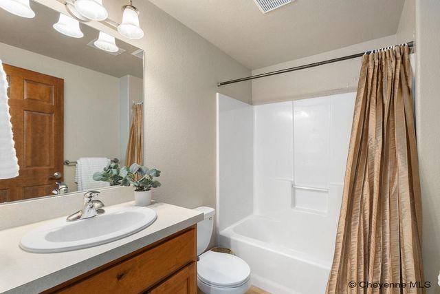 6904 POINTE PINNACLE, Cheyenne, WY 82009