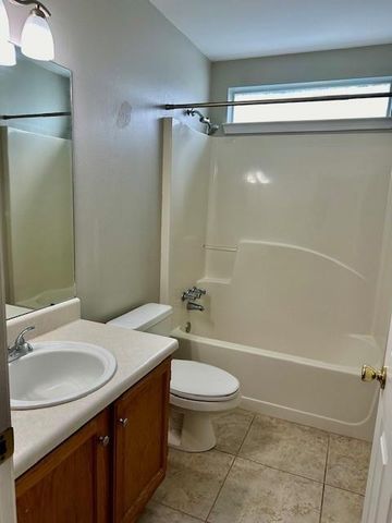 725 Copperfield Drive E, Mobile, AL 36608