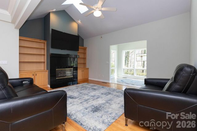 31 Little Cedar Court, Asheville, NC 28805
