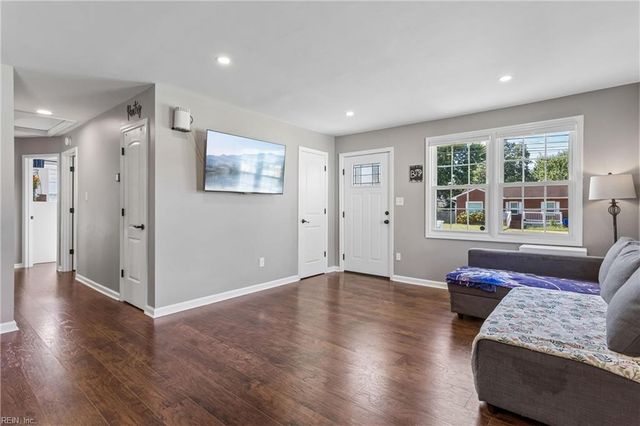 703 Sedgefield DR, Newport News, VA 23605