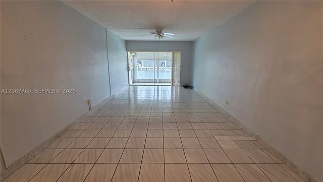 450 Paradise Isle Blvd 109, Hallandale Beach, FL 33009