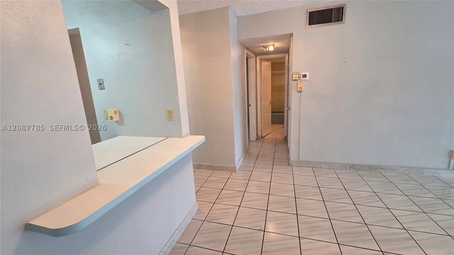 450 Paradise Isle Blvd 109, Hallandale Beach, FL 33009