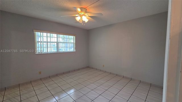 450 Paradise Isle Blvd 109, Hallandale Beach, FL 33009