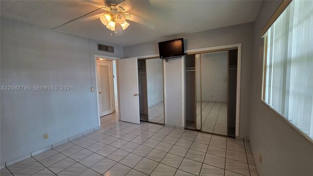 450 Paradise Isle Blvd 109, Hallandale Beach, FL 33009