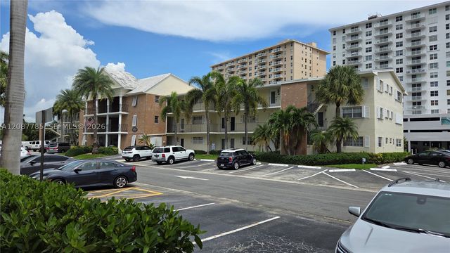 450 Paradise Isle Blvd 109, Hallandale Beach, FL 33009