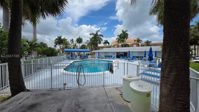 450 Paradise Isle Blvd 109, Hallandale Beach, FL 33009