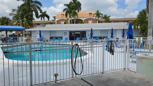 450 Paradise Isle Blvd 109, Hallandale Beach, FL 33009