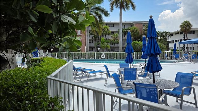 450 Paradise Isle Blvd 109, Hallandale Beach, FL 33009
