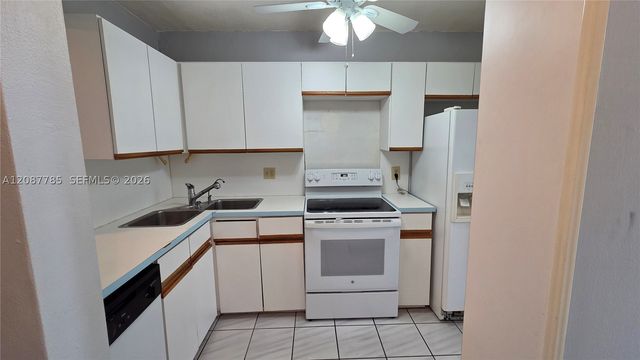 450 Paradise Isle Blvd 109, Hallandale Beach, FL 33009