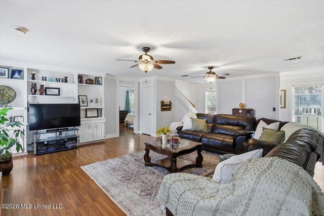 709 Country Place Drive, Pearl, MS 39208