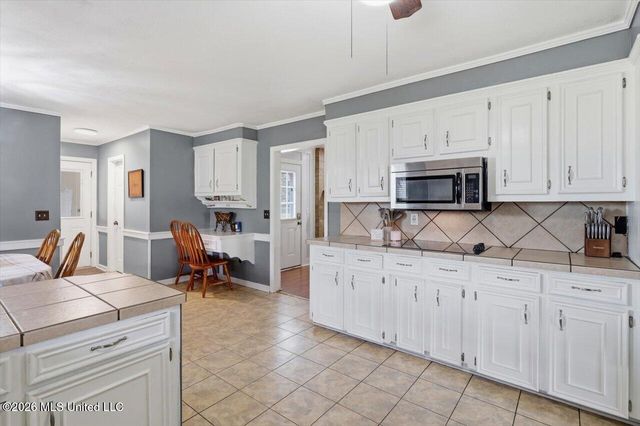 709 Country Place Drive, Pearl, MS 39208