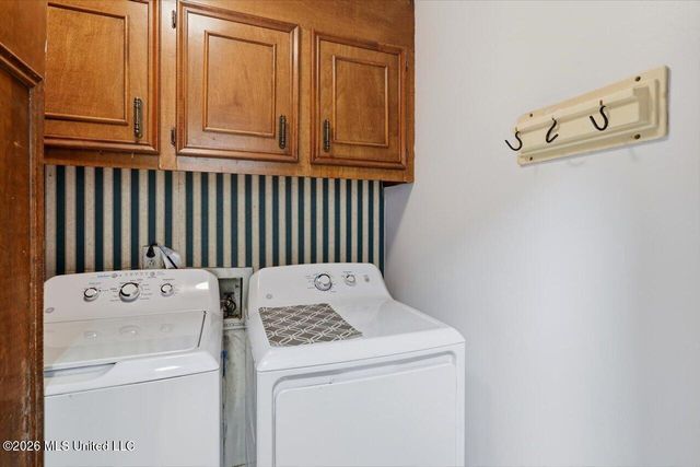 709 Country Place Drive, Pearl, MS 39208