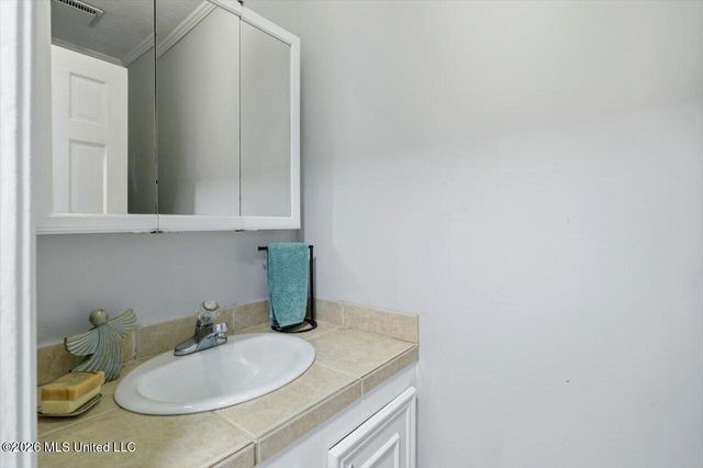 709 Country Place Drive, Pearl, MS 39208