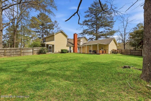 709 Country Place Drive, Pearl, MS 39208