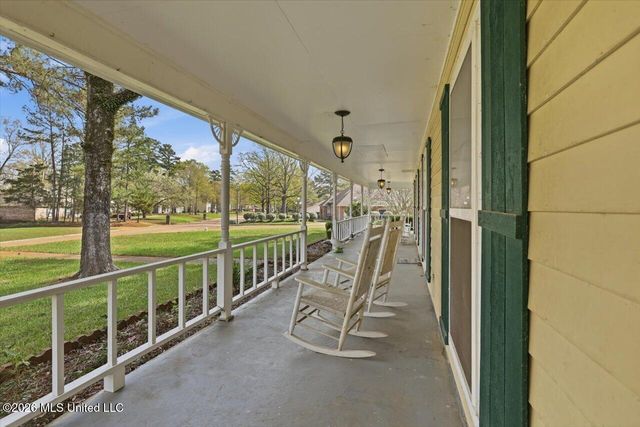 709 Country Place Drive, Pearl, MS 39208