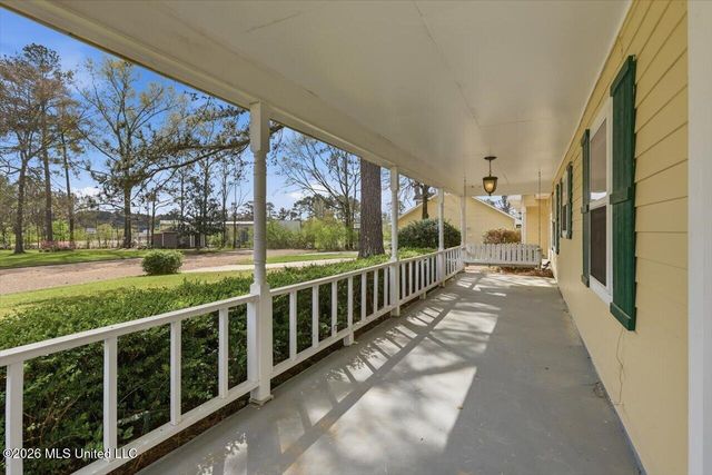 709 Country Place Drive, Pearl, MS 39208