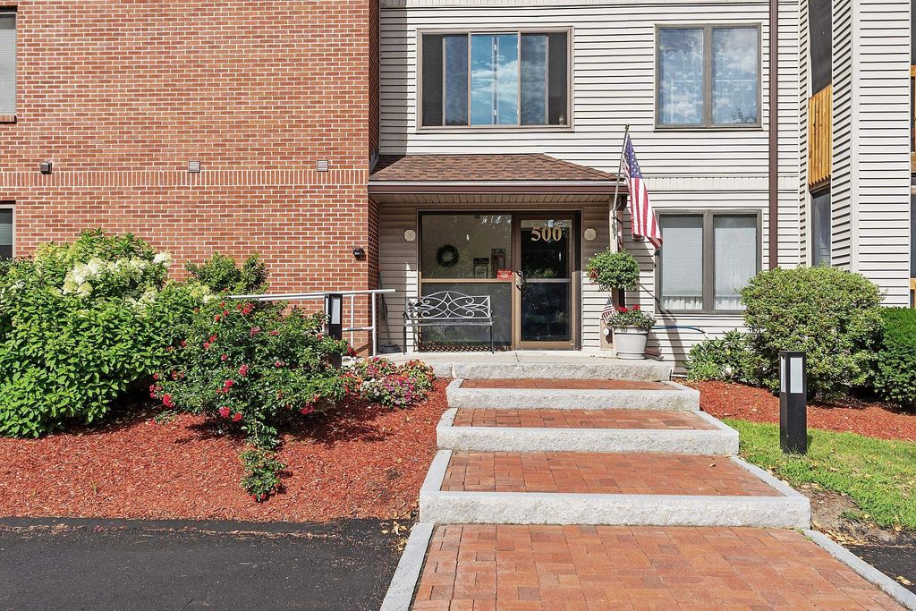 500 Candlewood Park Unit 21, Nashua, NH 03062