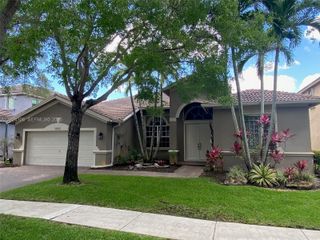 3885 E Hibiscus St, Weston, FL 33332